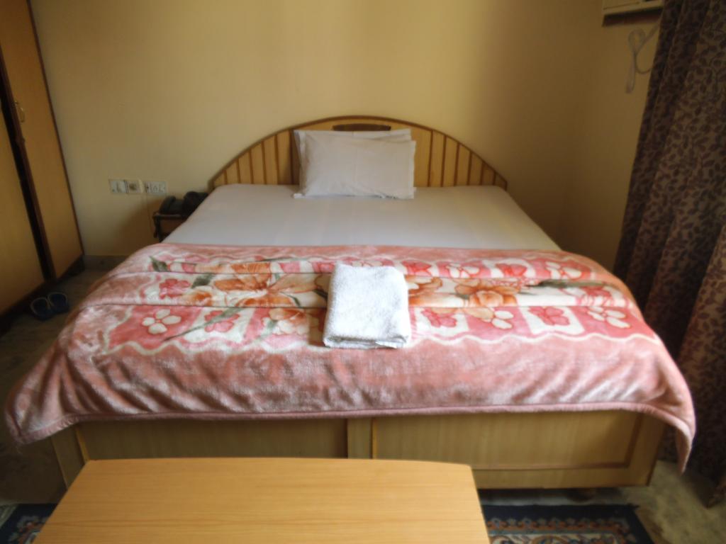 City Centre Hotel Agartala Bilik gambar