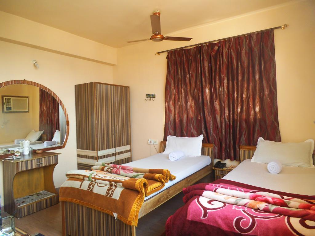 City Centre Hotel Agartala Bilik gambar