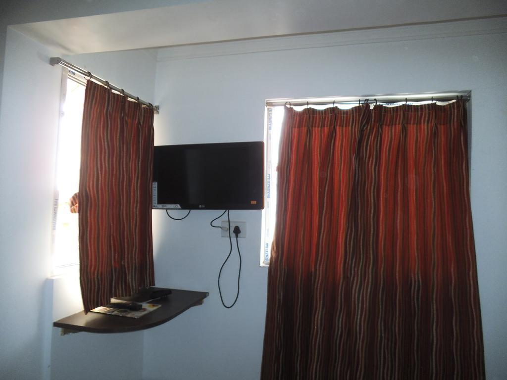 City Centre Hotel Agartala Bilik gambar