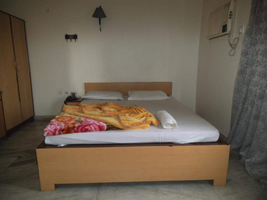 City Centre Hotel Agartala Bilik gambar